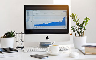 开云官网-人人都想摸，Ruler后台采访时被摸头