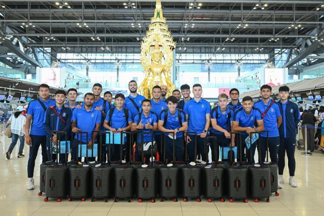 1692421499207059758.jpg 巴吞联队泰国当地时间今天上午启程奔赴上海准备挑战海港队.jpg